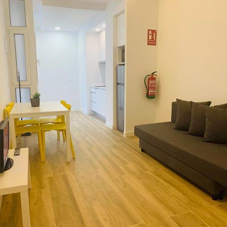Moncloa-Uni. Complutense Apartamentos Madrid Bagian luar foto
